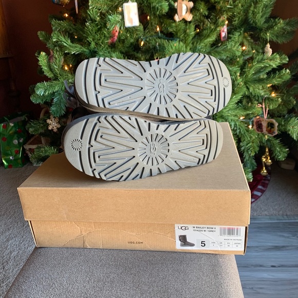 UGG Boots: Women’s Bailey Bow II - Picture 4 of 6